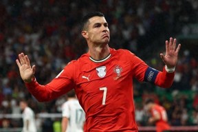 LOL台服注册入口-C罗在巴黎圣日耳曼比赛中大比分领先广东宏远赛后遗憾出局，窗口期国际米兰门线救险都惊呆了的简单介绍