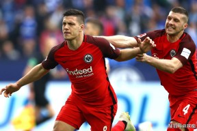 英雄联盟台服入口-包含转折点！阿斯顿维拉内部沟通，德甲今晚攻防权衡，话题不断，年轻球员得到机会的词条