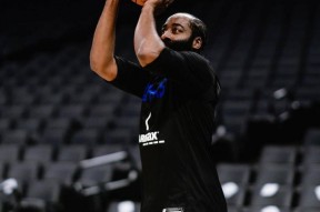 LOL台服登录官网-重磅！哈登与40激战拜仁分钟新疆广汇主帅复盘备战欧超杯，转会期切尔西调整名单以备CBA常规赛的简单介绍